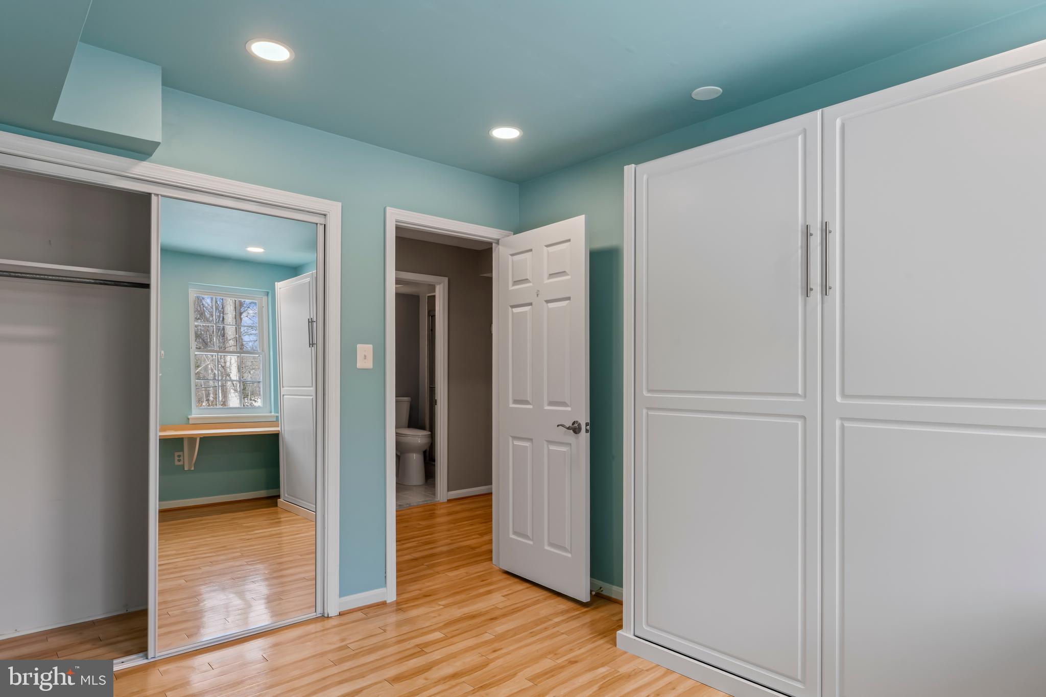 RESTON - Residential