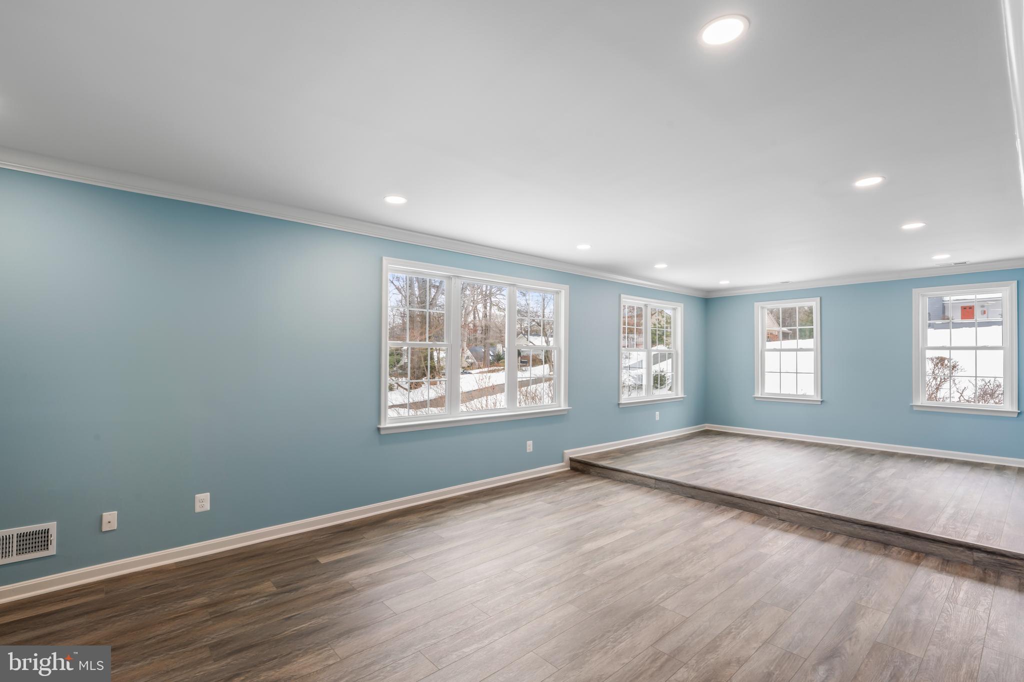 RESTON - Residential