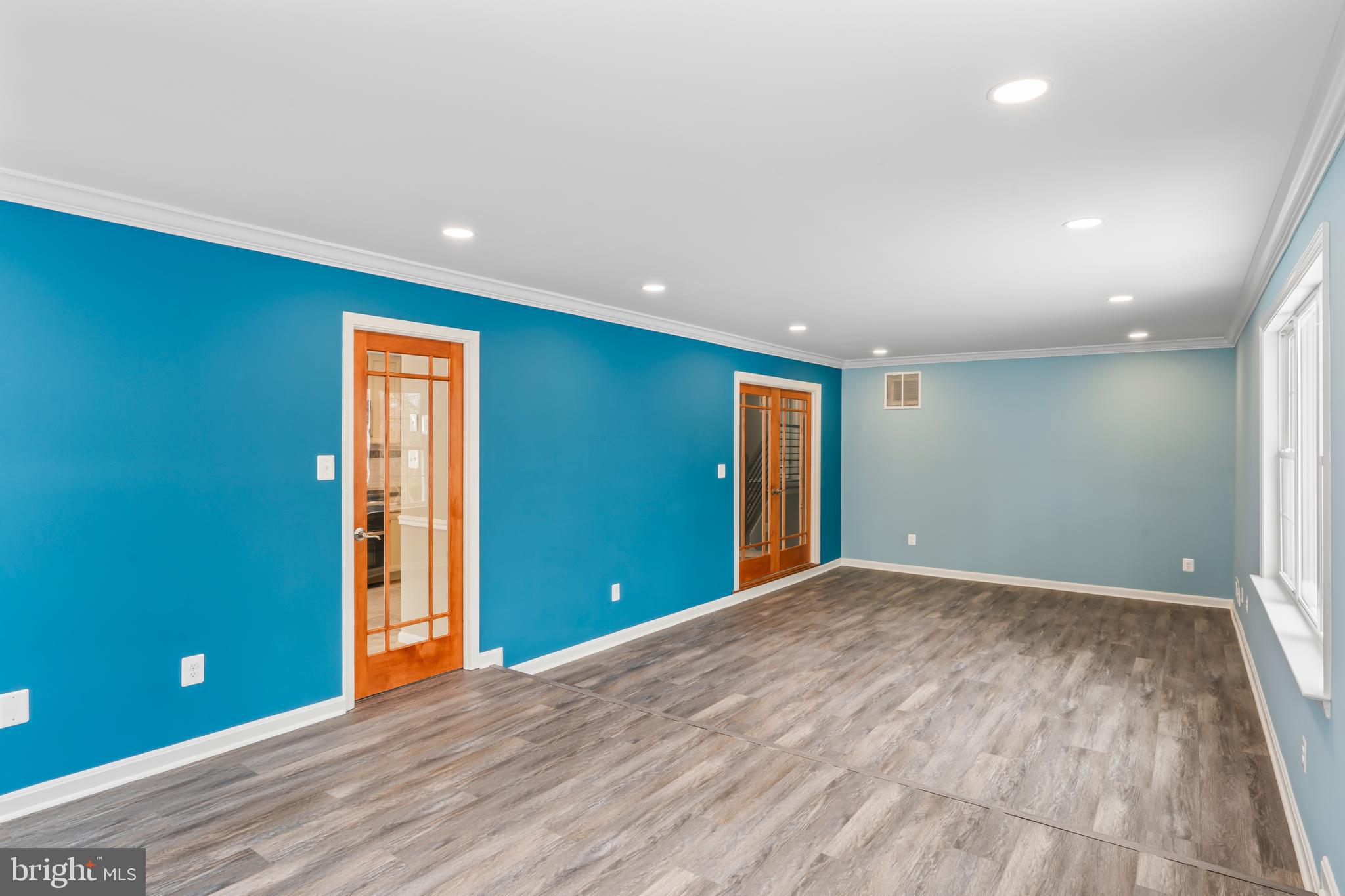 RESTON - Residential