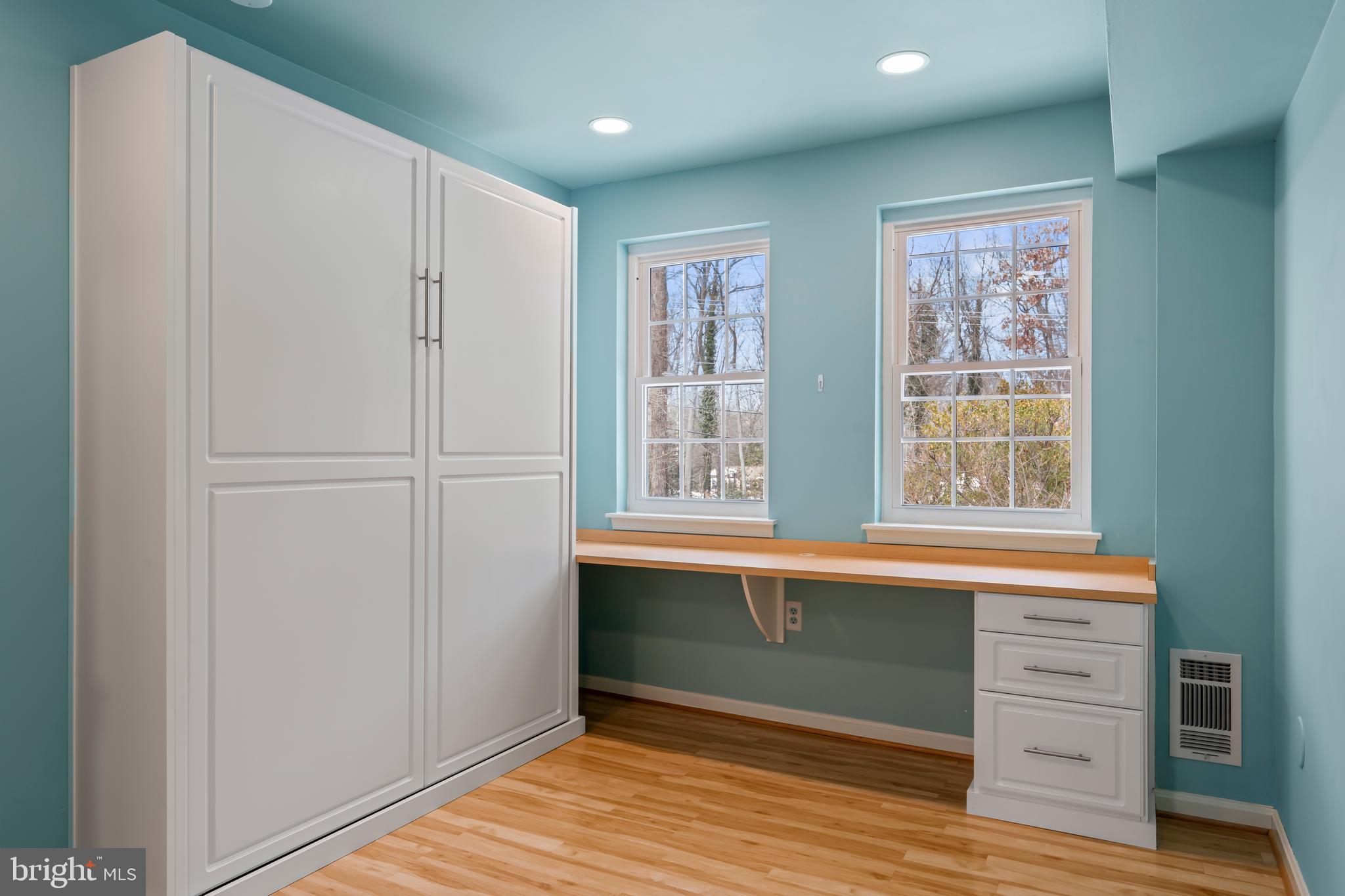 RESTON - Residential