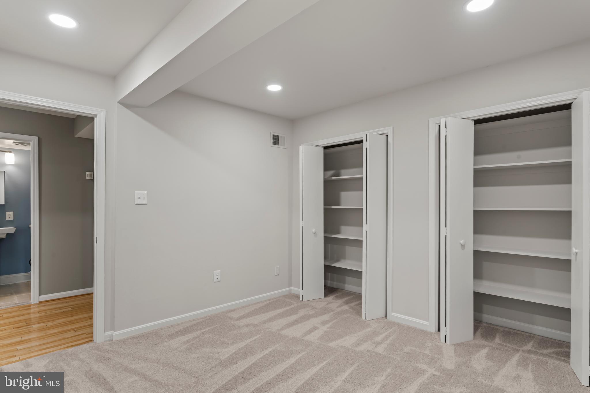 RESTON - Residential