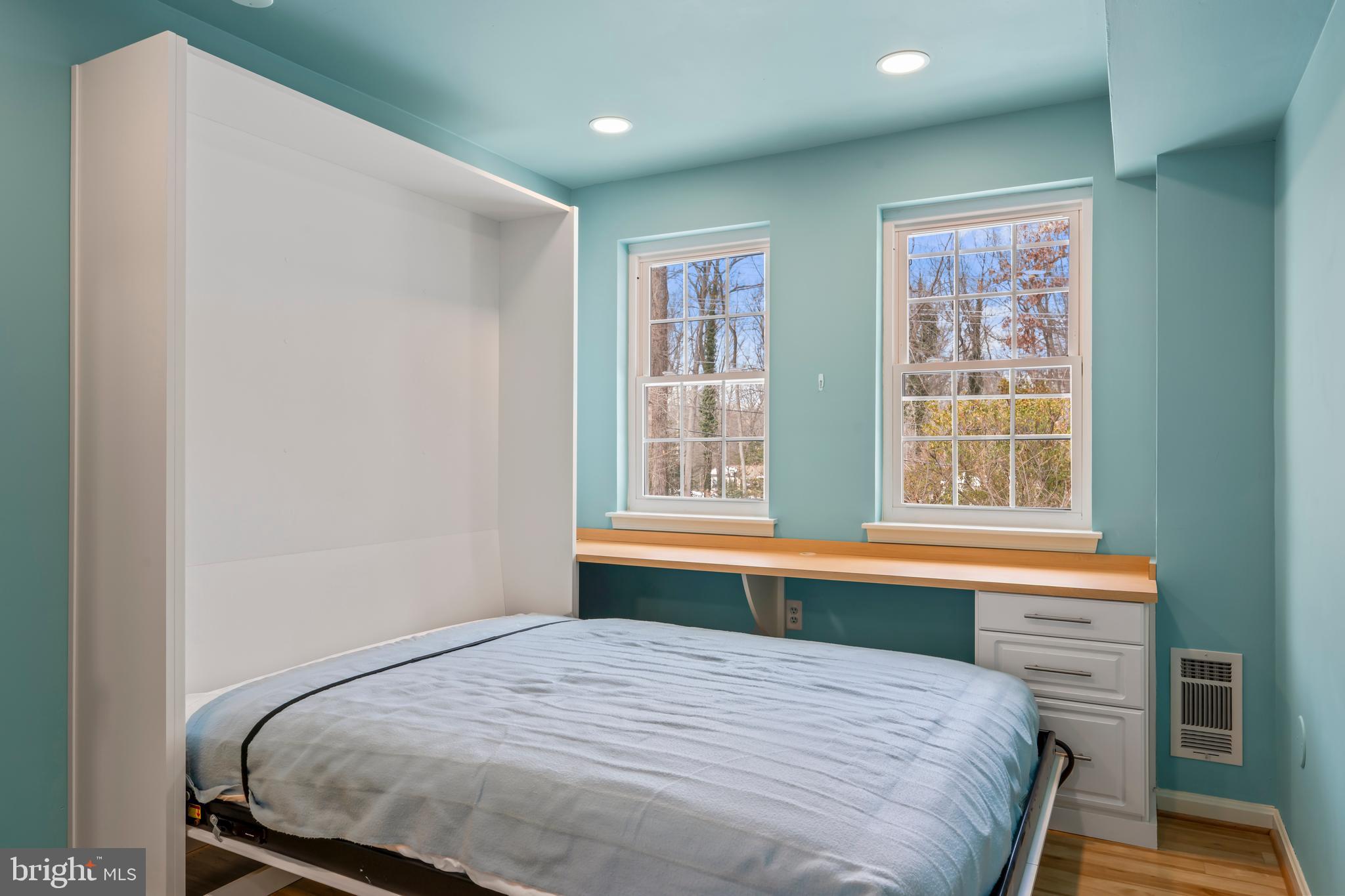 RESTON - Residential