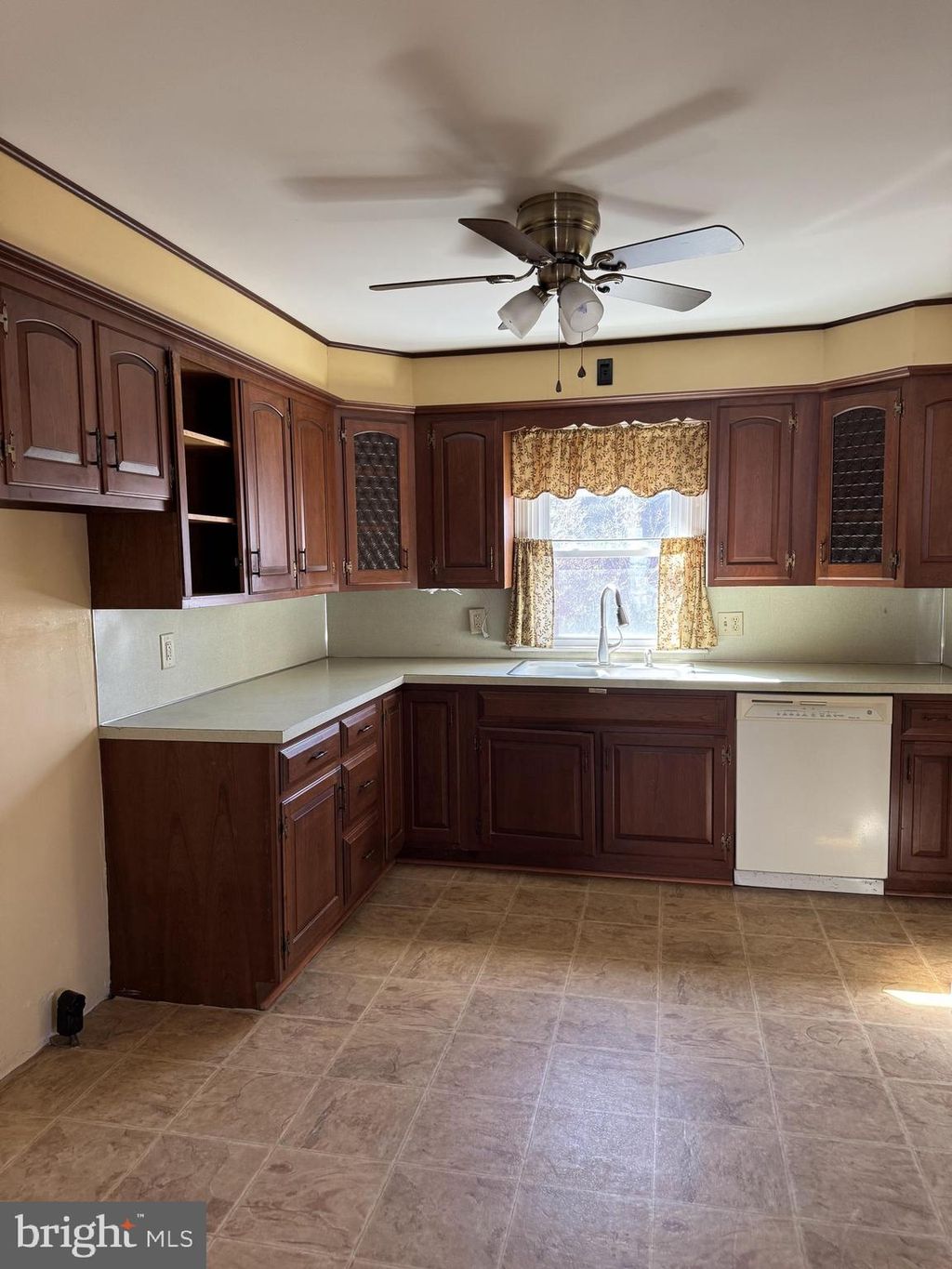 Photo of 314 N Grant St, WAYNESBORO, PA 17268 (MLS # PAFL2033116)