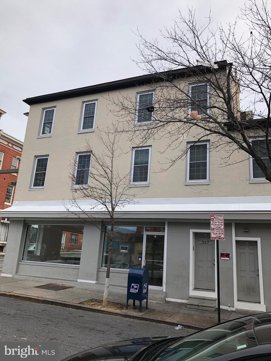 Totally renovated with the utmost in quality and taste!  Ideally located in downtown, at the corner of Mulberry and Park Avenues.  Tons of light!  Close to transportation, wonderful restaurants, museums and Enoch Pratt Library.