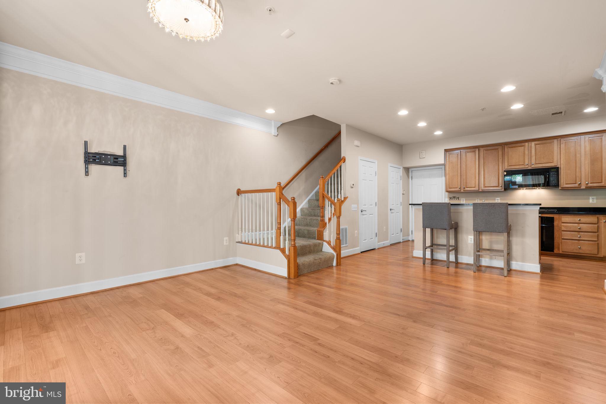 POTOMAC CLUB CONDOMINIUMS - Residential