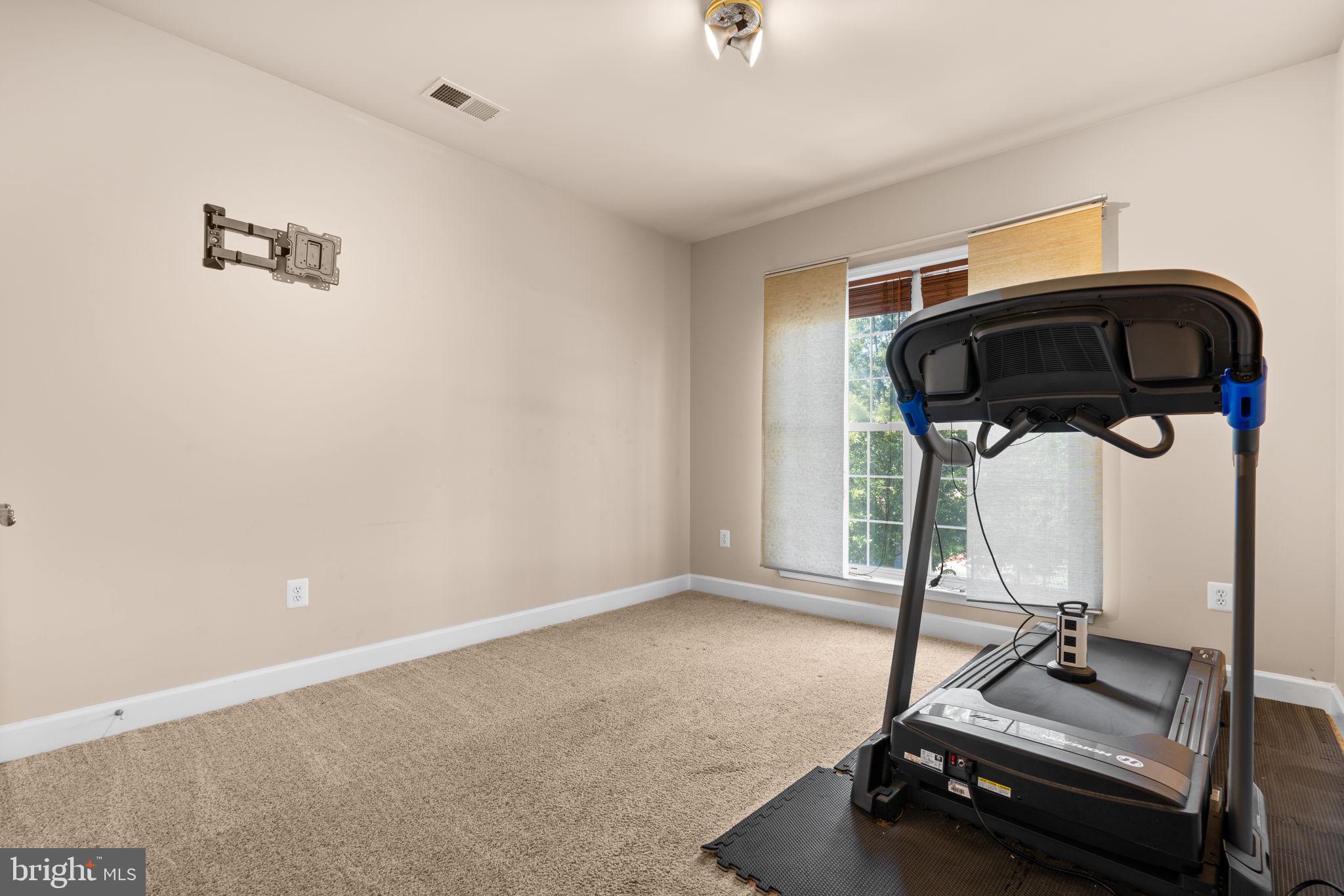 POTOMAC CLUB CONDOMINIUMS - Residential