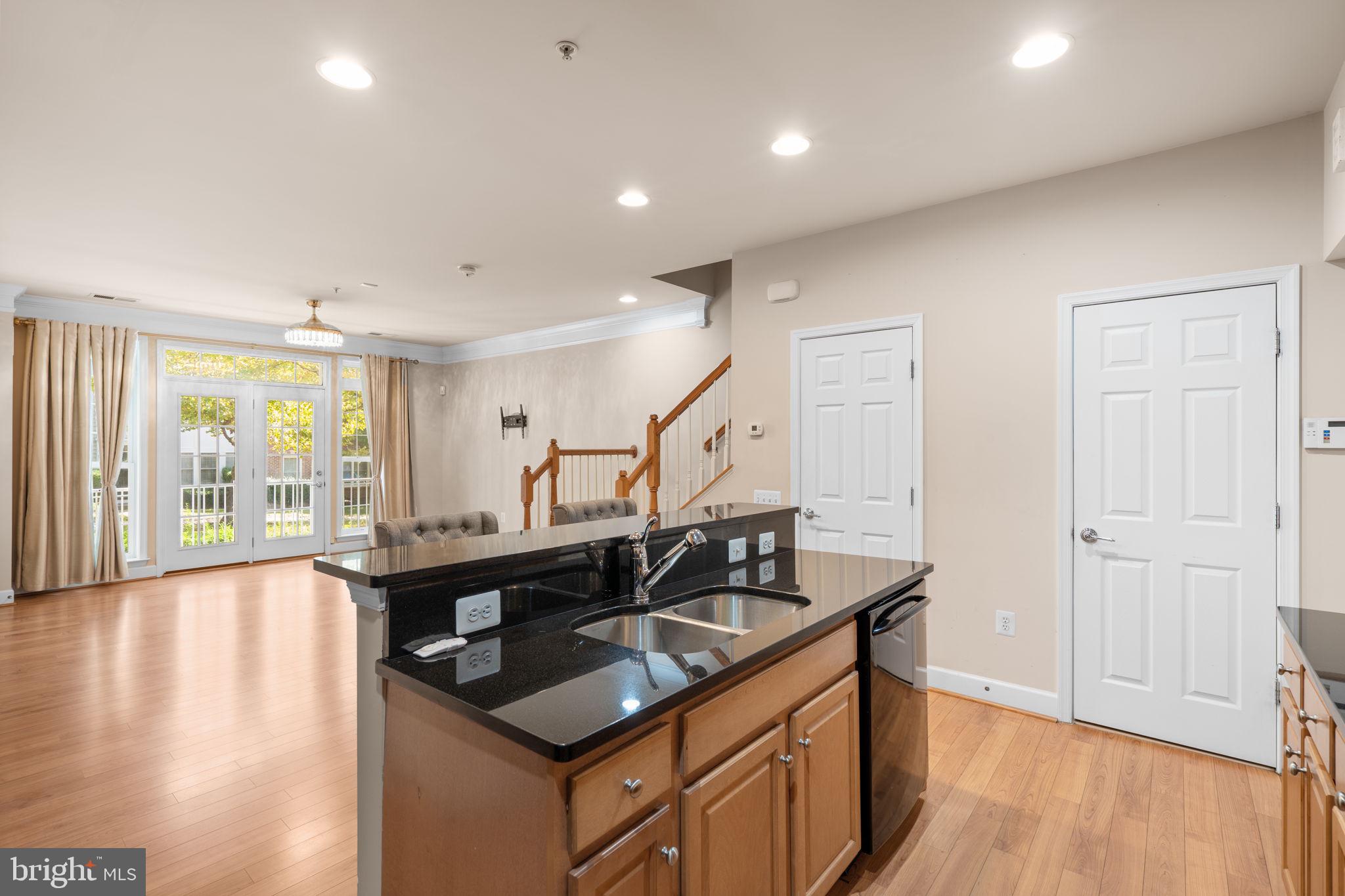 POTOMAC CLUB CONDOMINIUMS - Residential