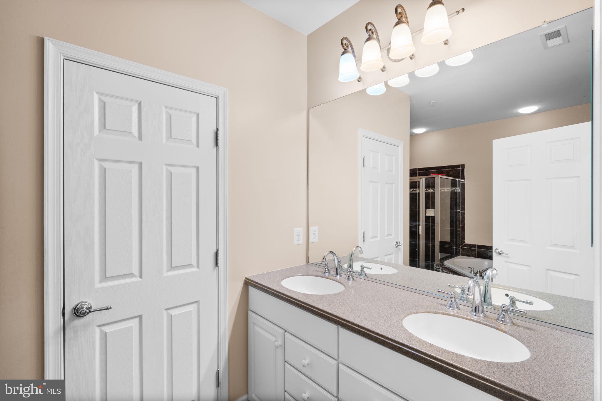 POTOMAC CLUB CONDOMINIUMS - Residential