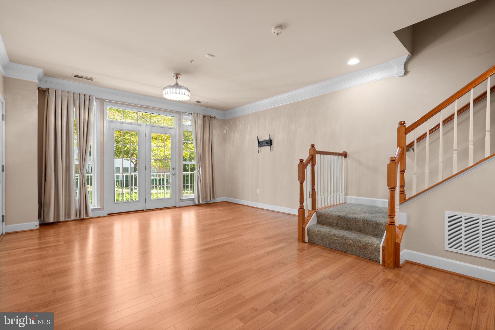 POTOMAC CLUB CONDOMINIUMS - Residential