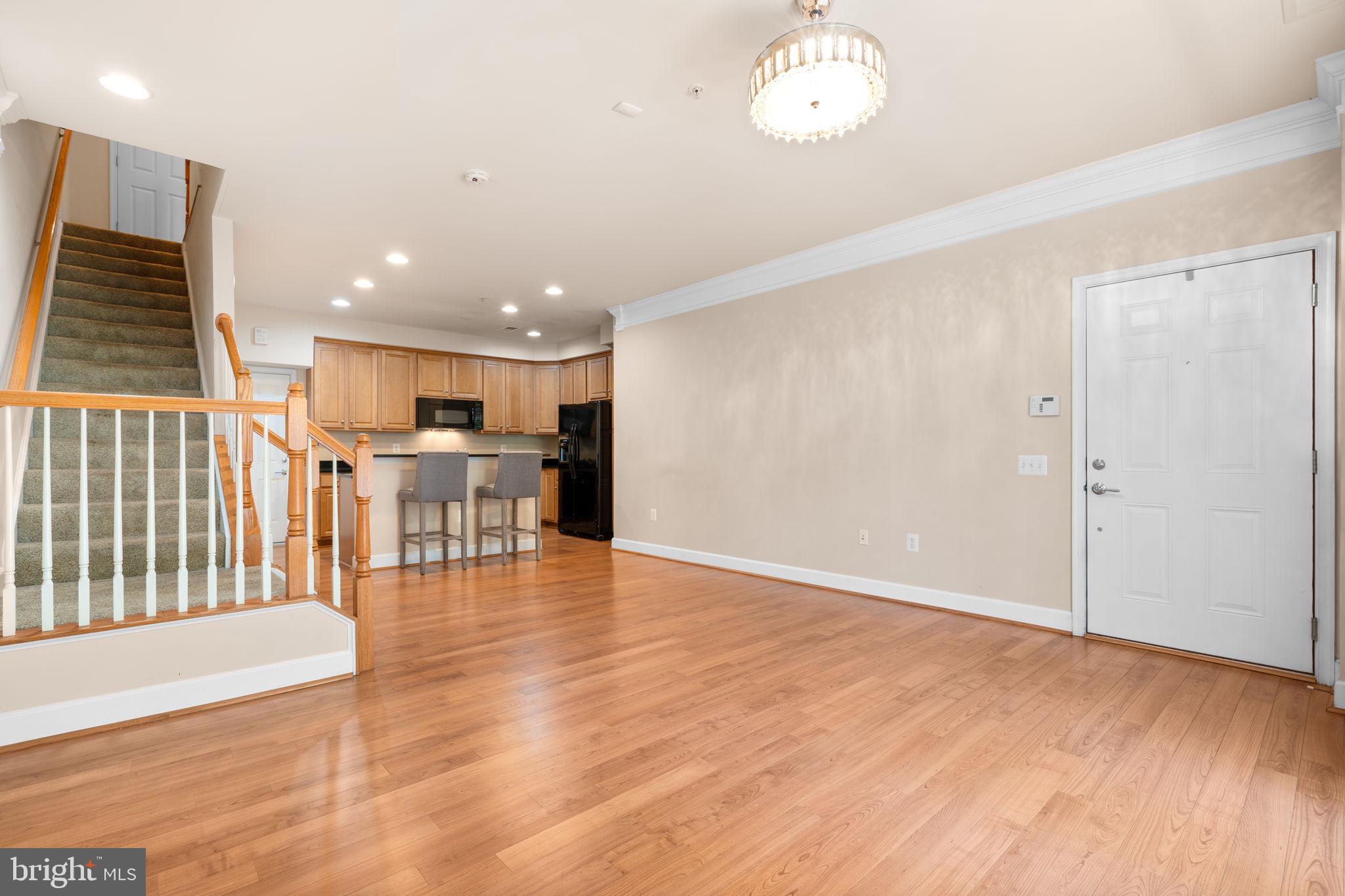 POTOMAC CLUB CONDOMINIUMS - Residential