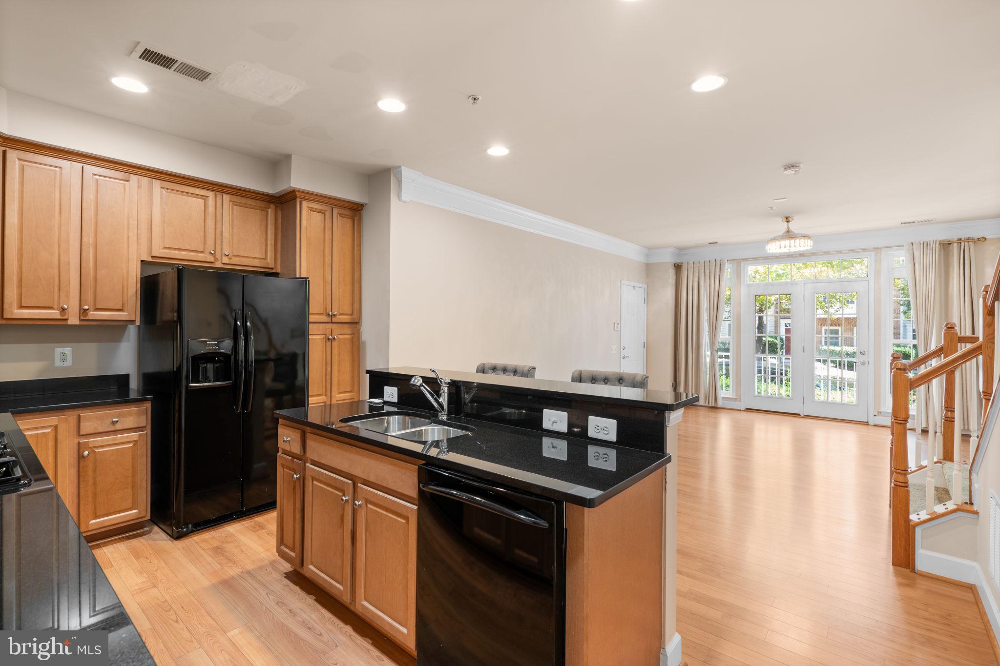 POTOMAC CLUB CONDOMINIUMS - Residential