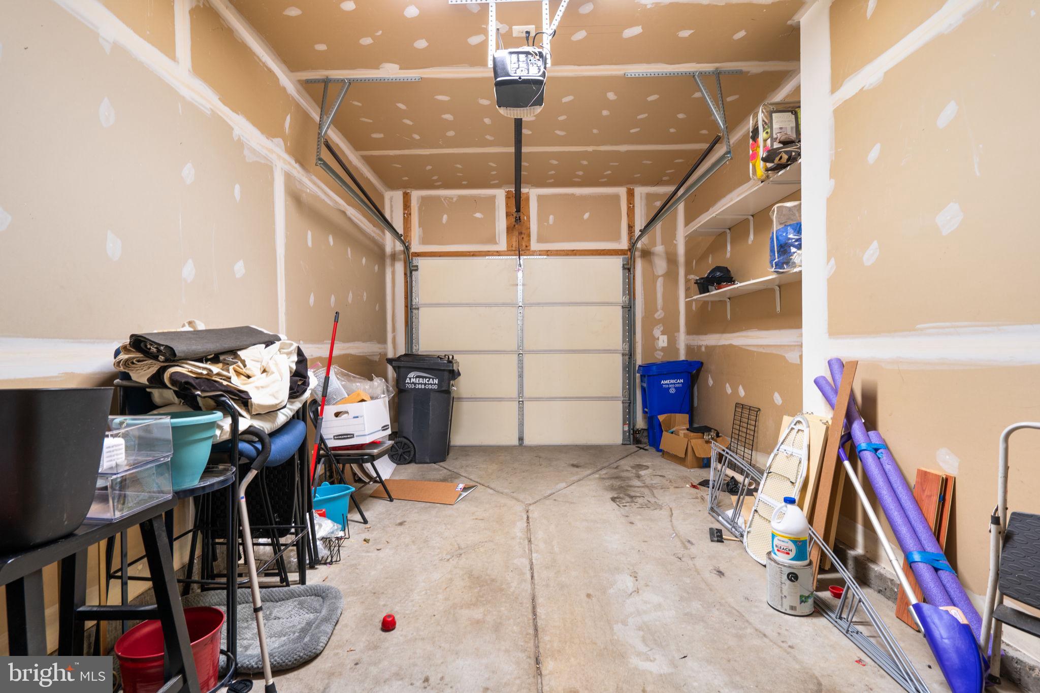 POTOMAC CLUB CONDOMINIUMS - Residential