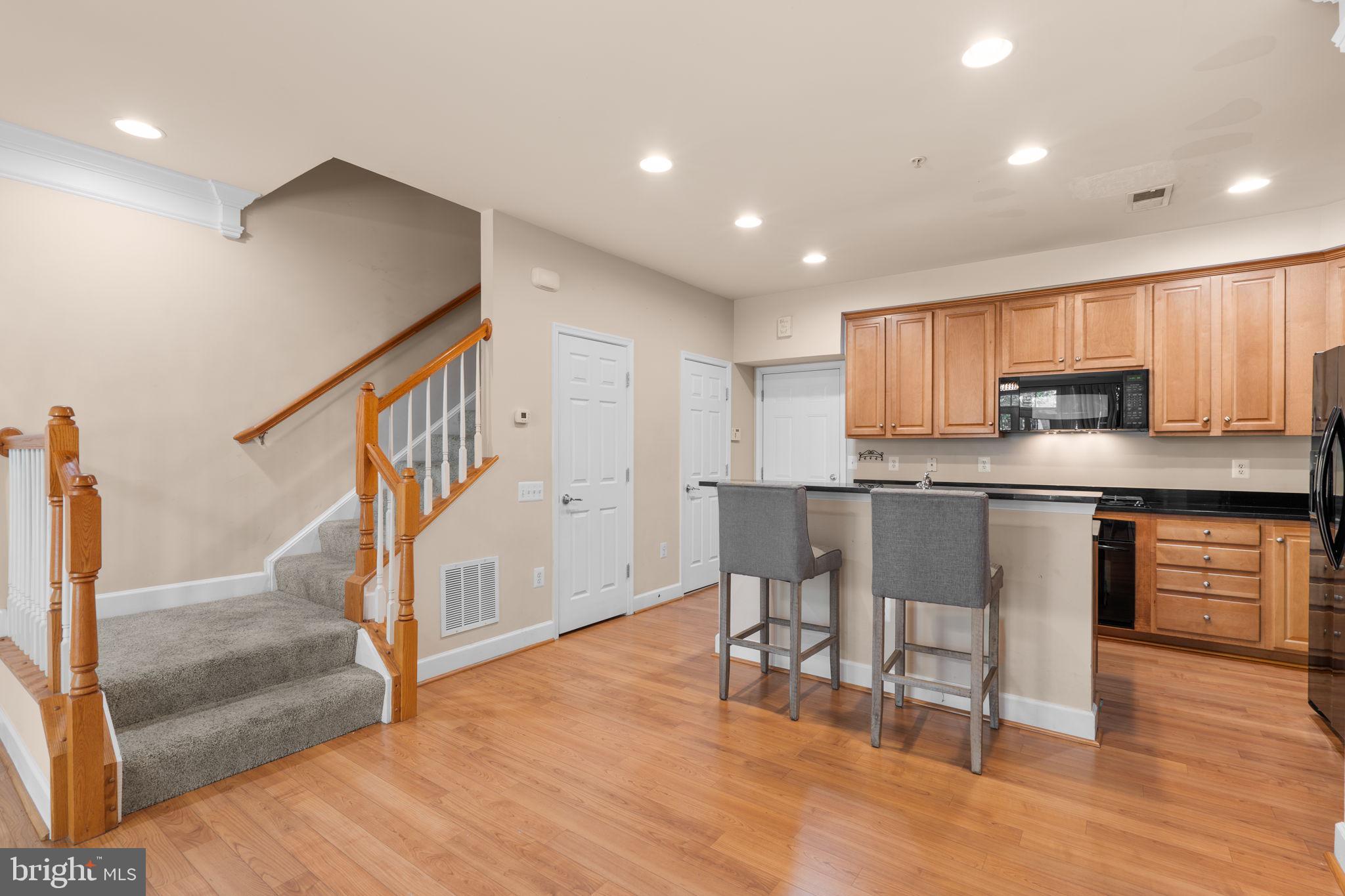 POTOMAC CLUB CONDOMINIUMS - Residential