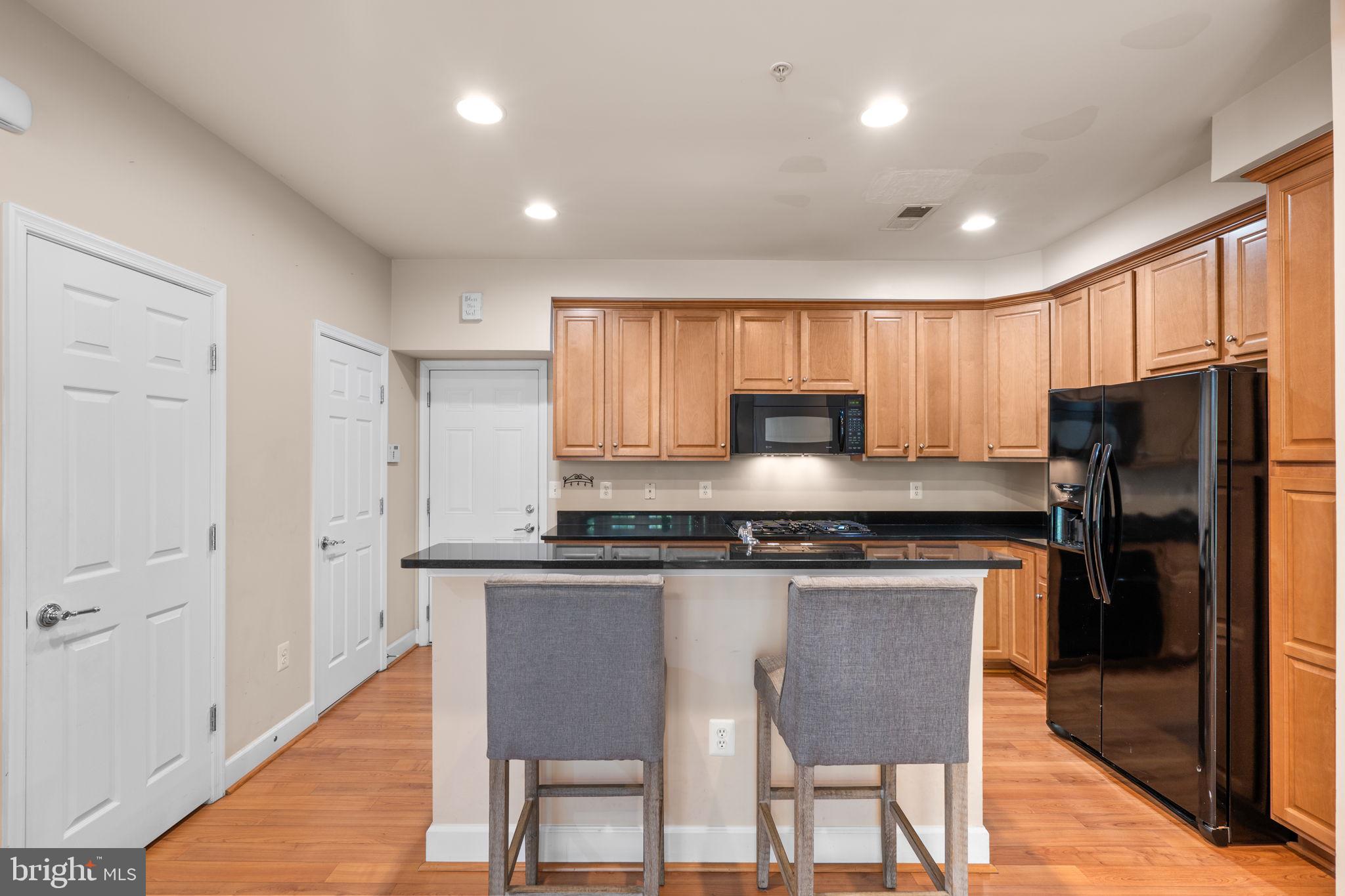 POTOMAC CLUB CONDOMINIUMS - Residential