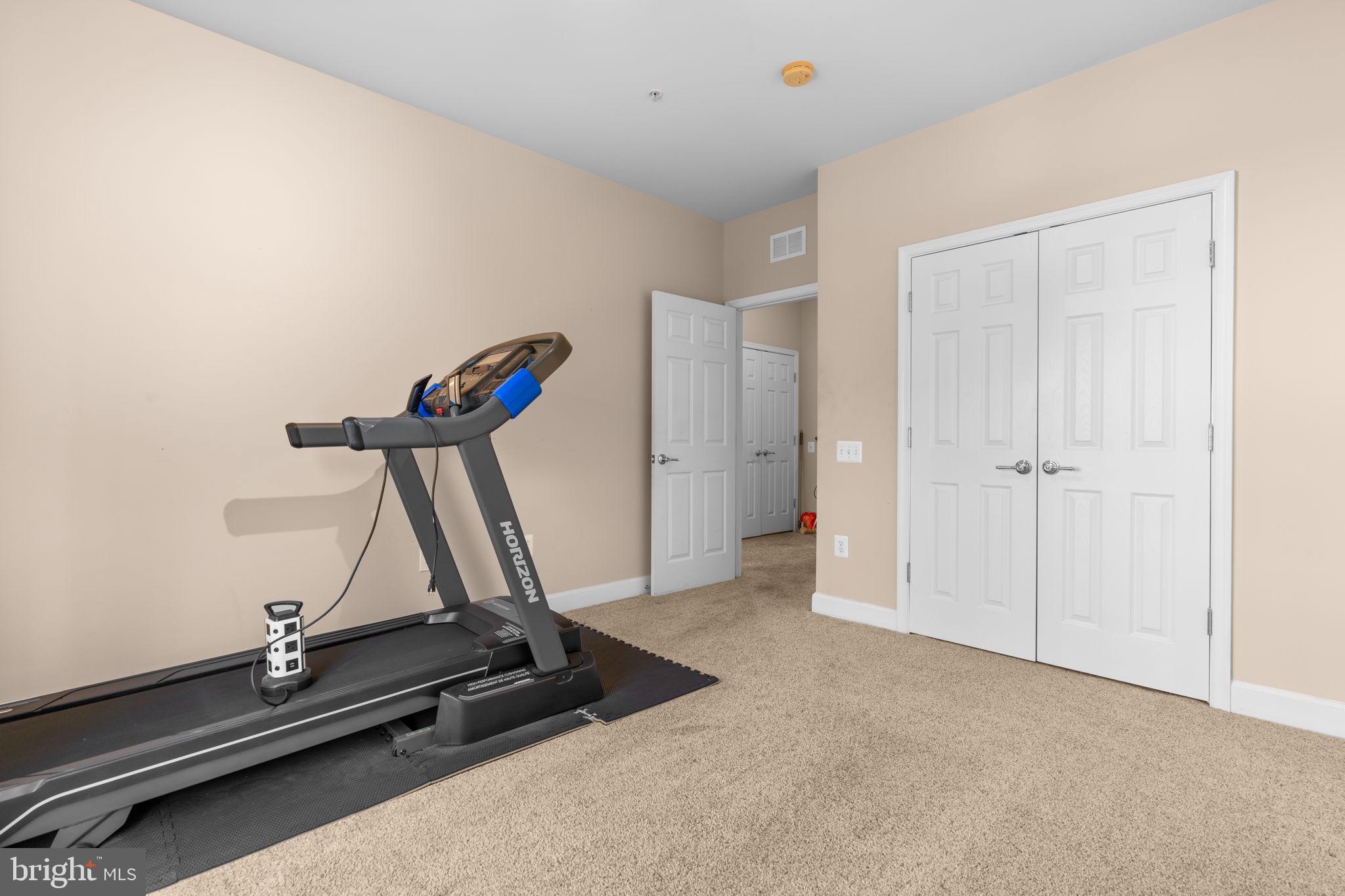 POTOMAC CLUB CONDOMINIUMS - Residential