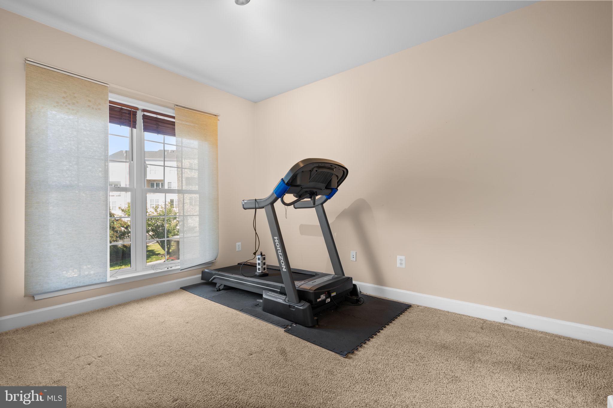 POTOMAC CLUB CONDOMINIUMS - Residential