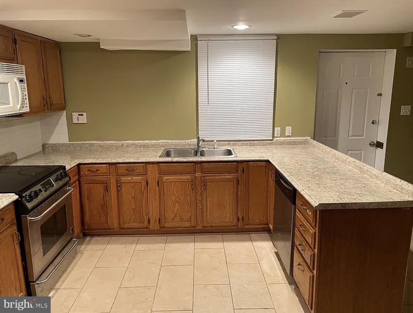 SEVERN CROSSING - Residential Lease