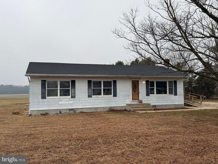 One owner country home in the on the west side of Sussex County, DE! This 3 bedroom, 1 bath features just under 1100 sq ft and almost a full acre! Plenty of room to grow and expand. You are close enough to everything but far enough to rest, relax and stretch out!