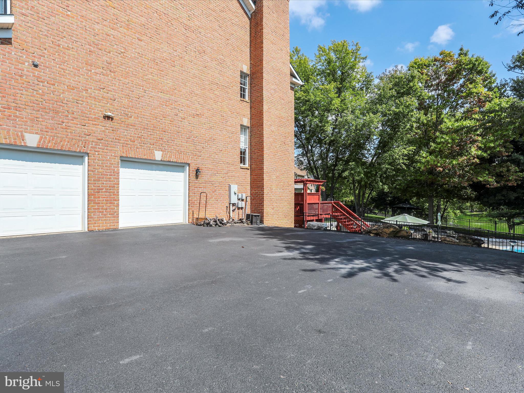 EASTLAND - Residential