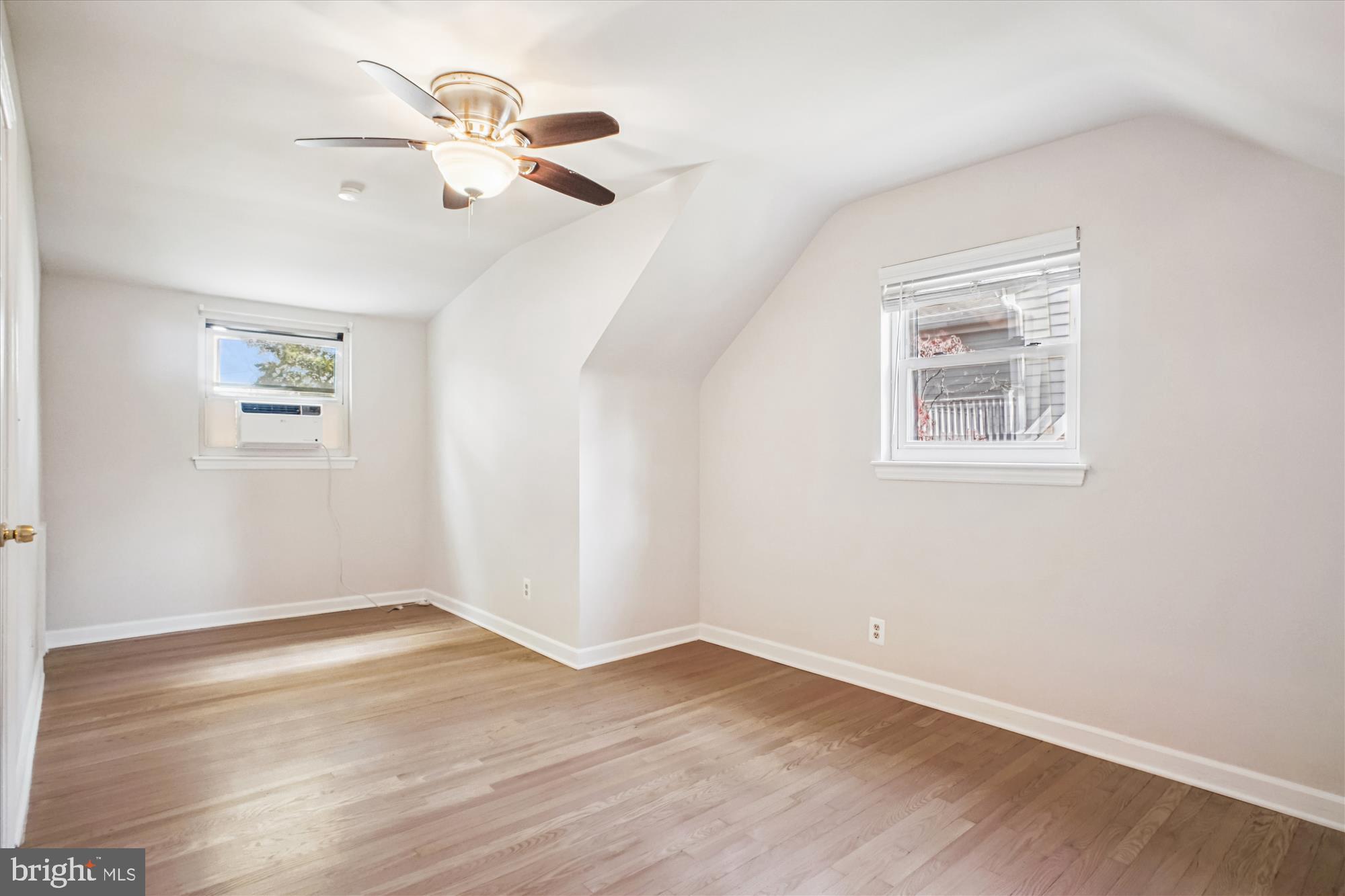 PARKWOOD - Residential Lease