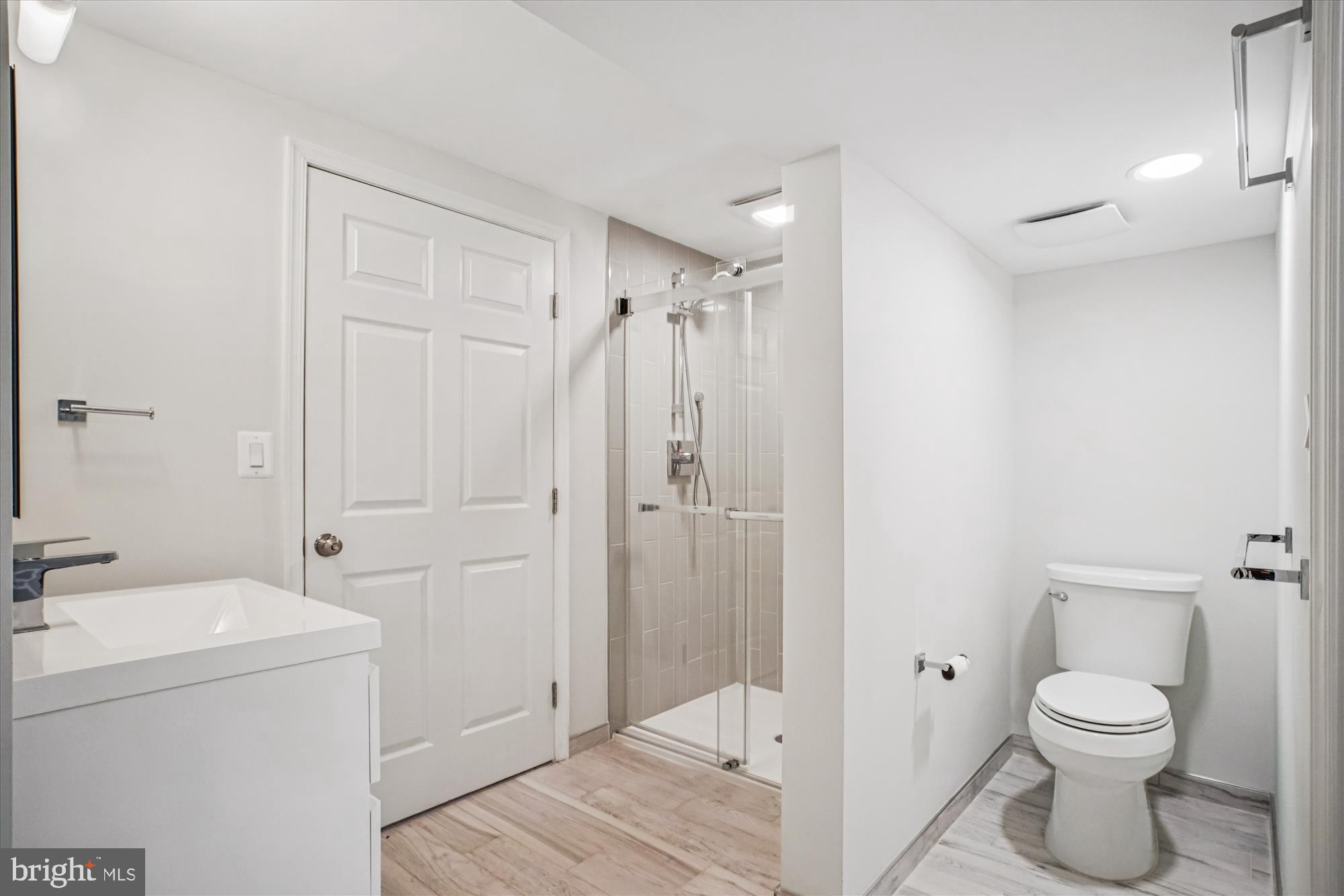 PARKWOOD - Residential Lease