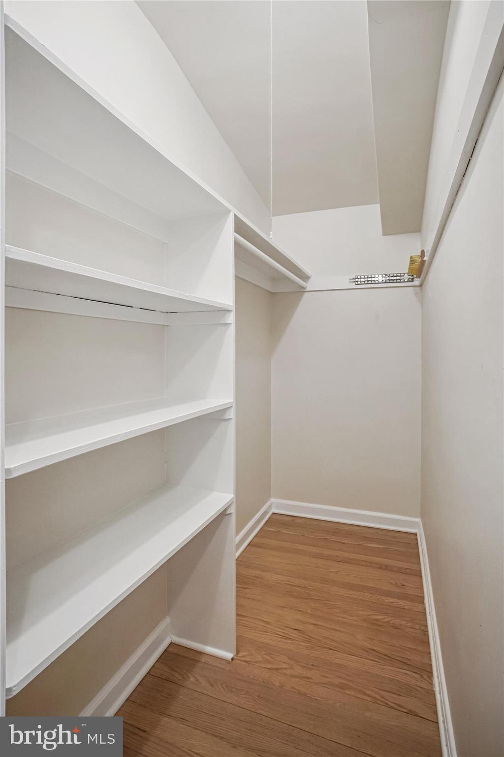 PARKWOOD - Residential Lease