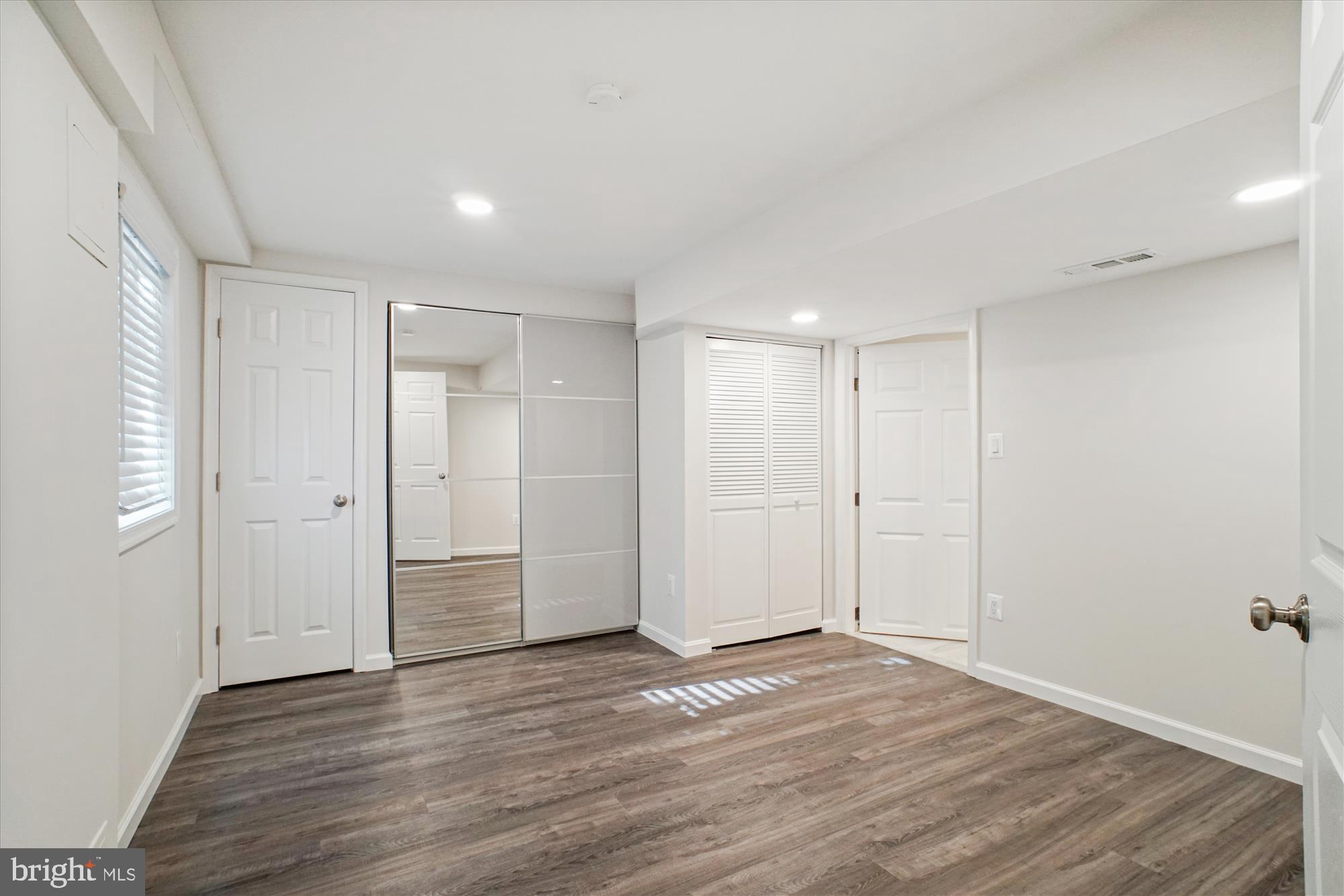 PARKWOOD - Residential Lease