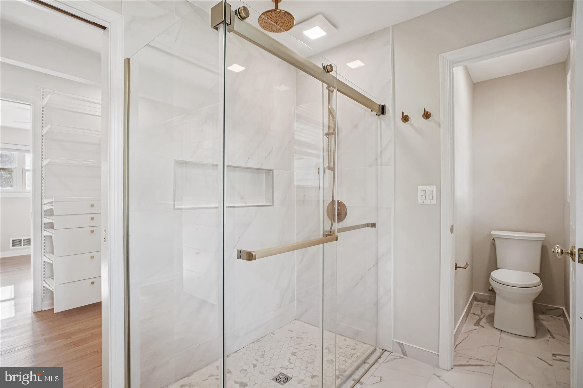 PARKWOOD - Residential Lease