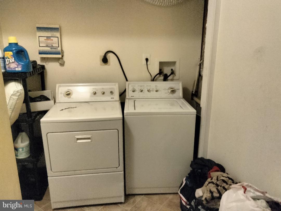 PERRYWOOD - Residential Lease