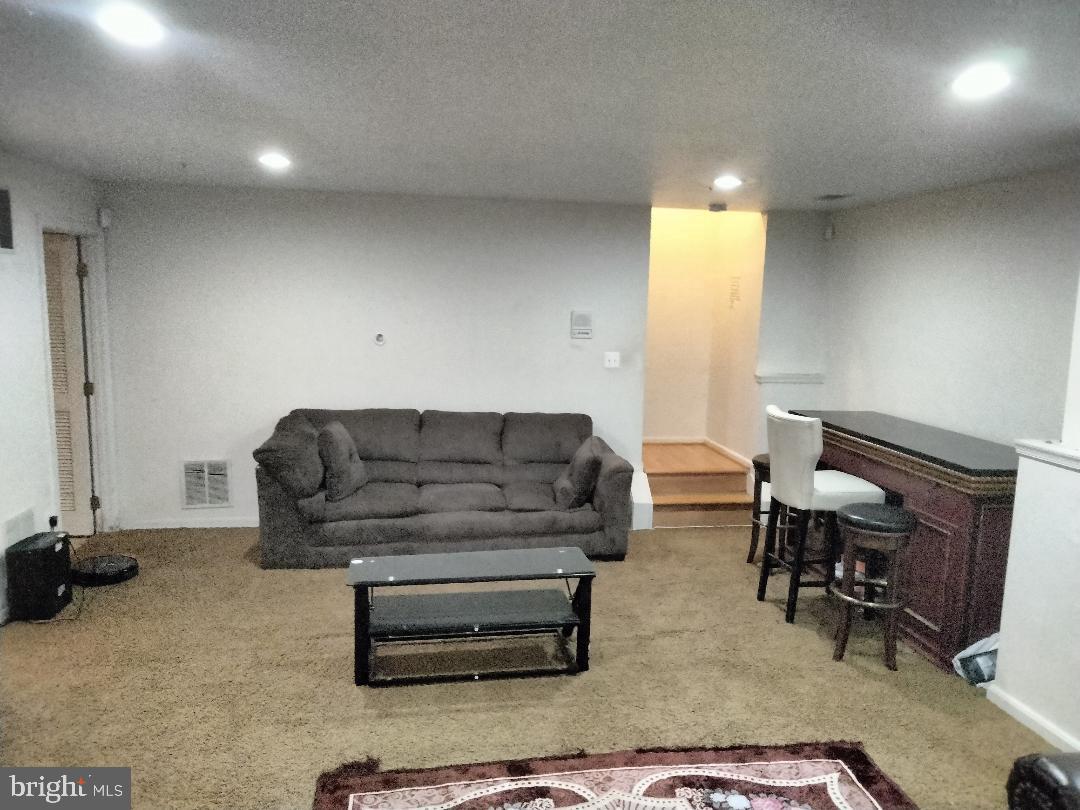 PERRYWOOD - Residential Lease