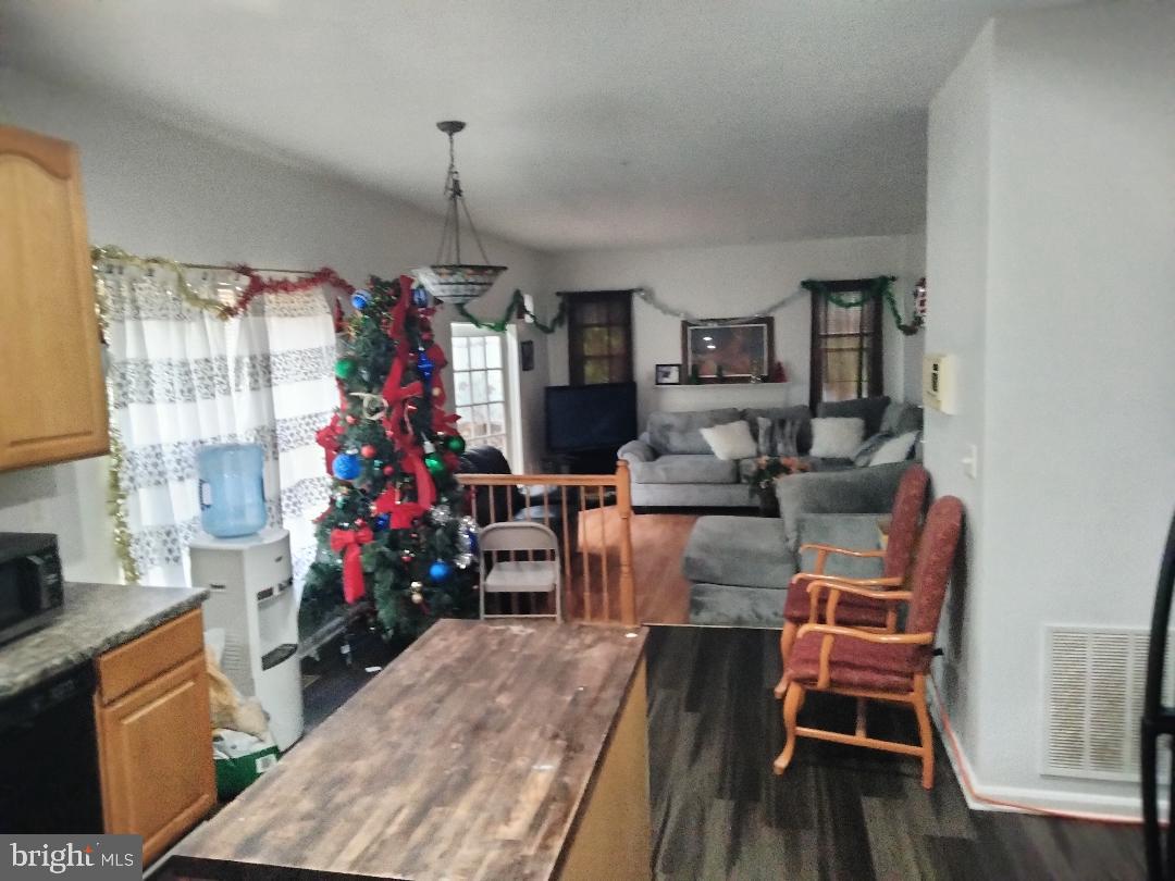 PERRYWOOD - Residential Lease