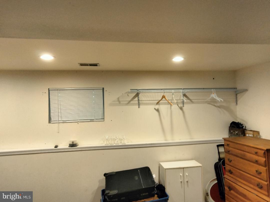 PERRYWOOD - Residential Lease