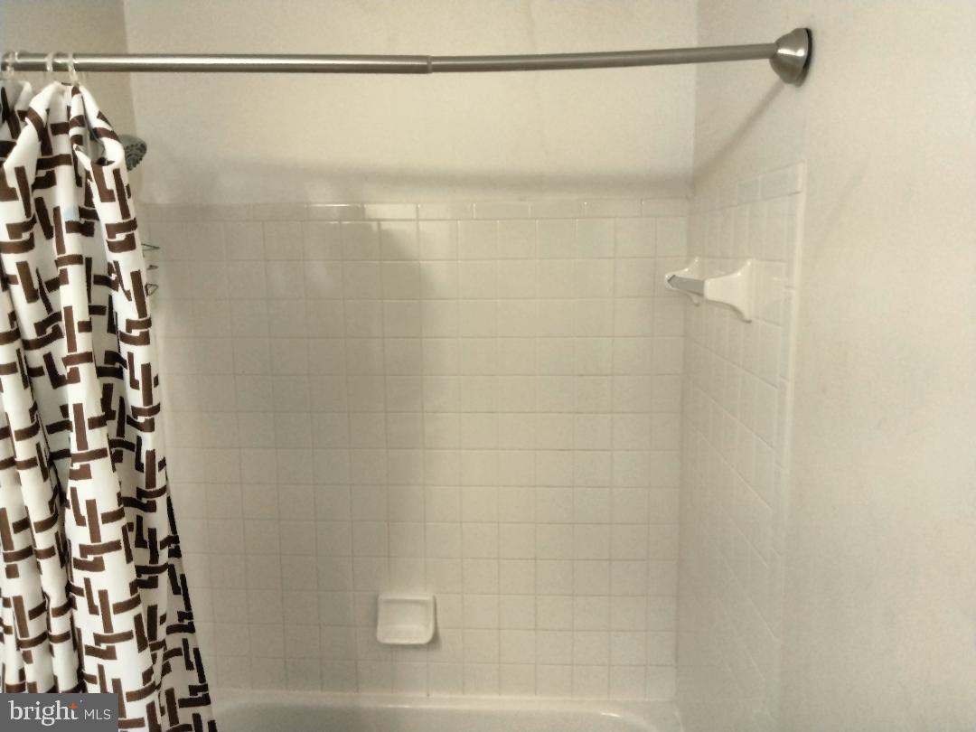 PERRYWOOD - Residential Lease