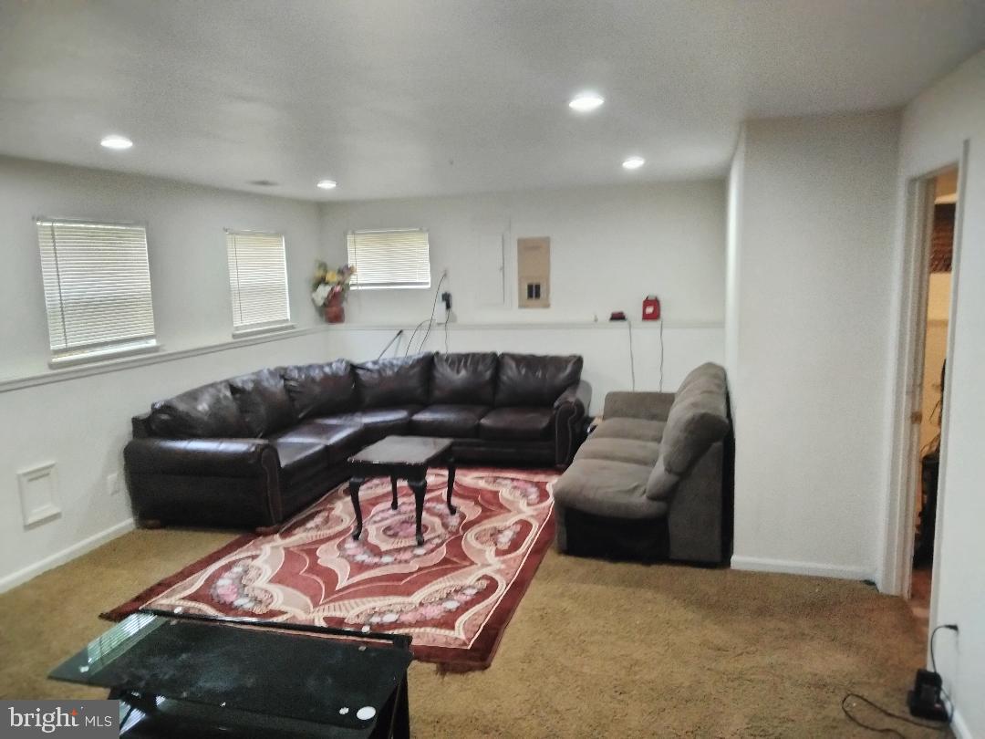 PERRYWOOD - Residential Lease