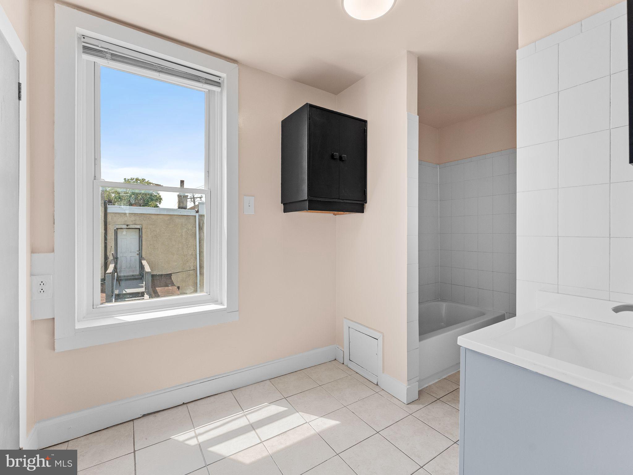 PHILADELPHIA (SOUTHWEST) - Residential