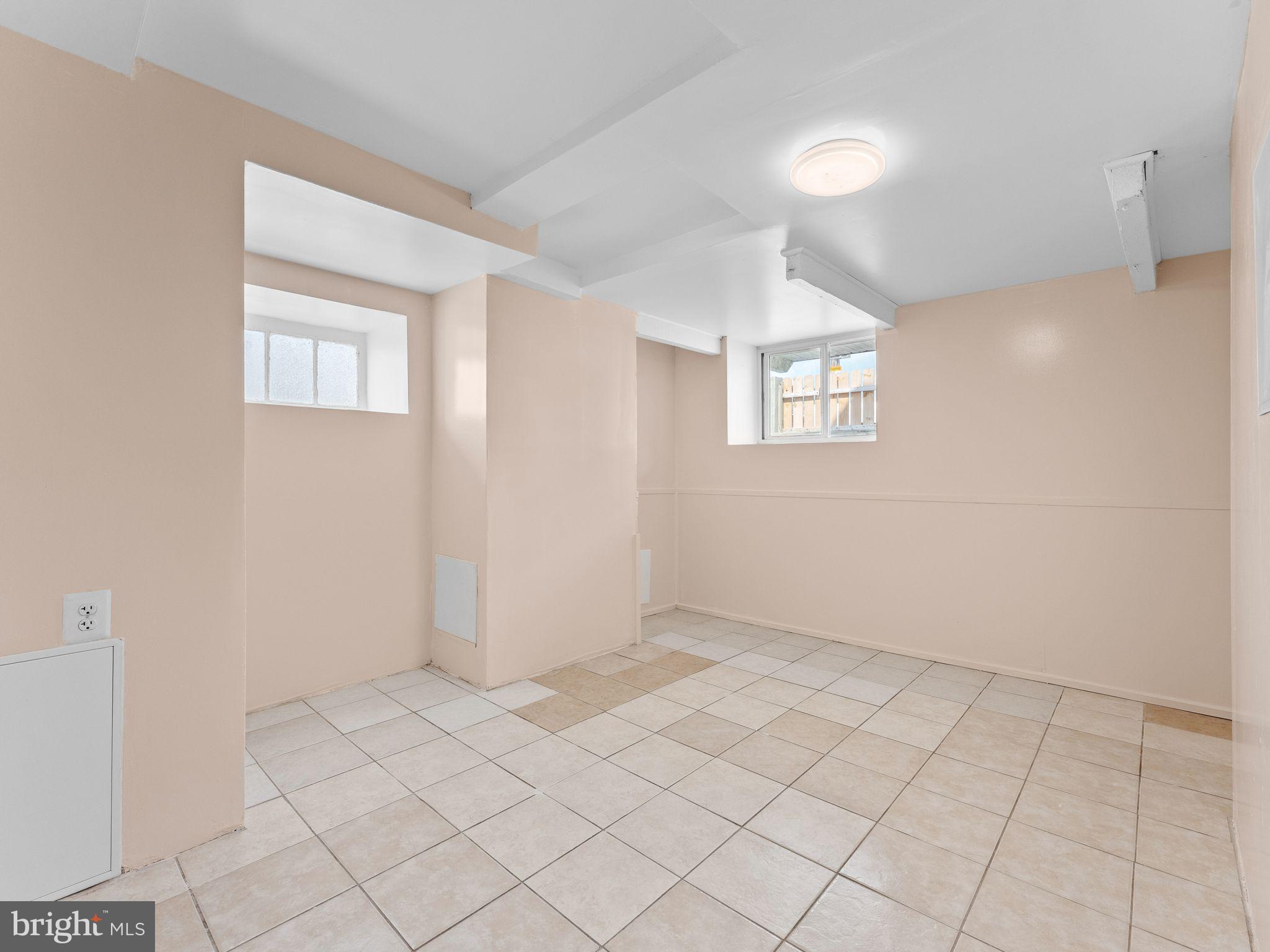 PHILADELPHIA (SOUTHWEST) - Residential