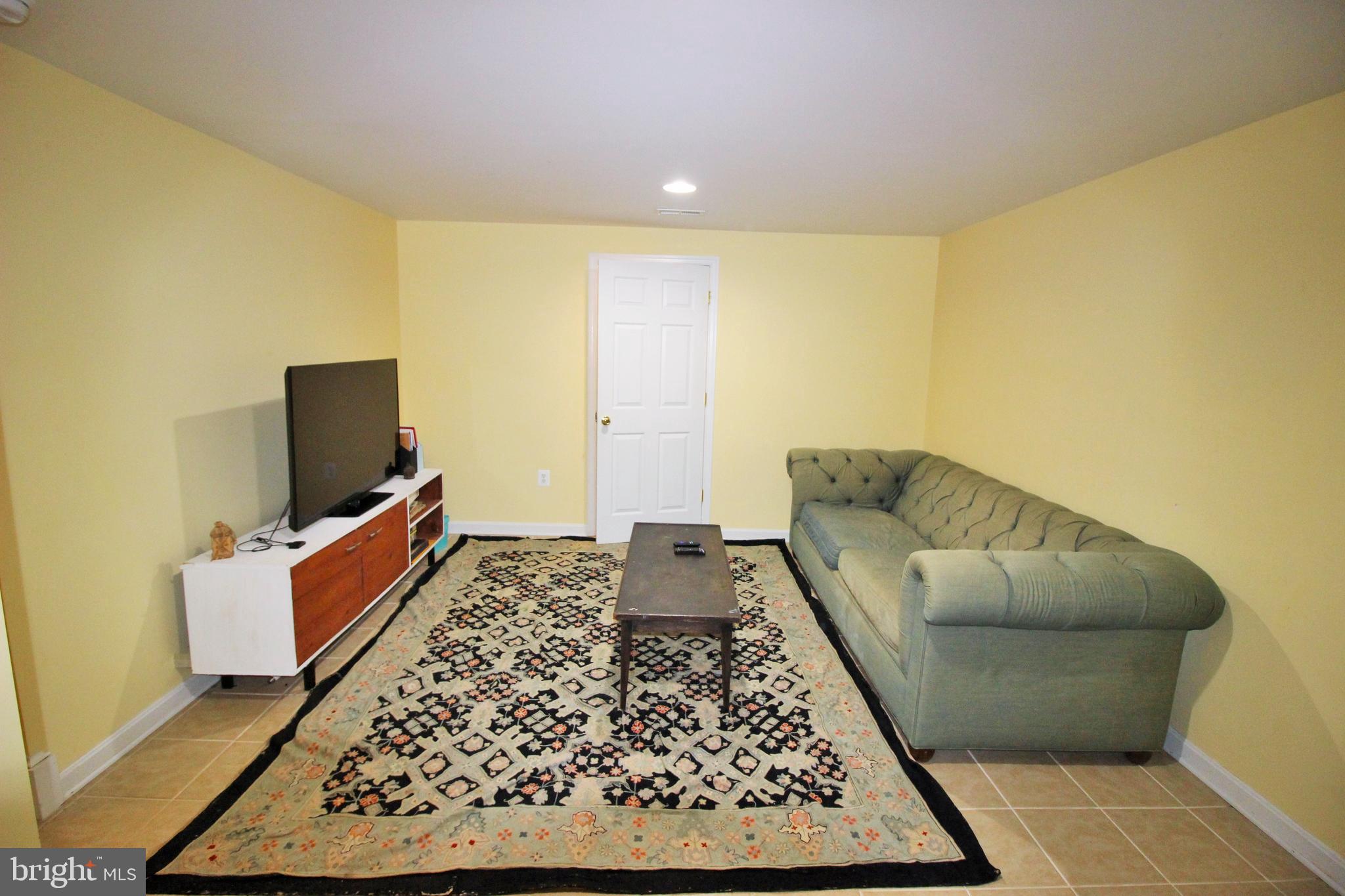 PILGRIM MANOR - Residential