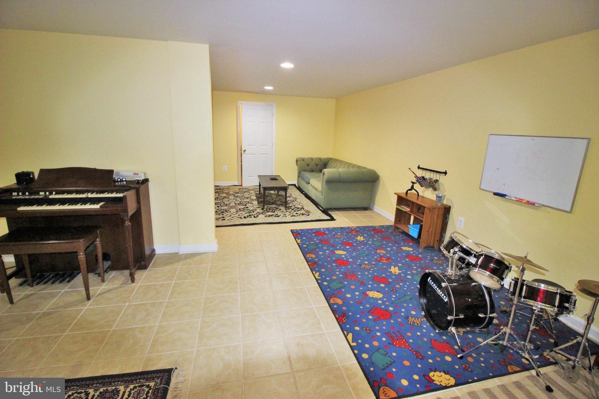 PILGRIM MANOR - Residential