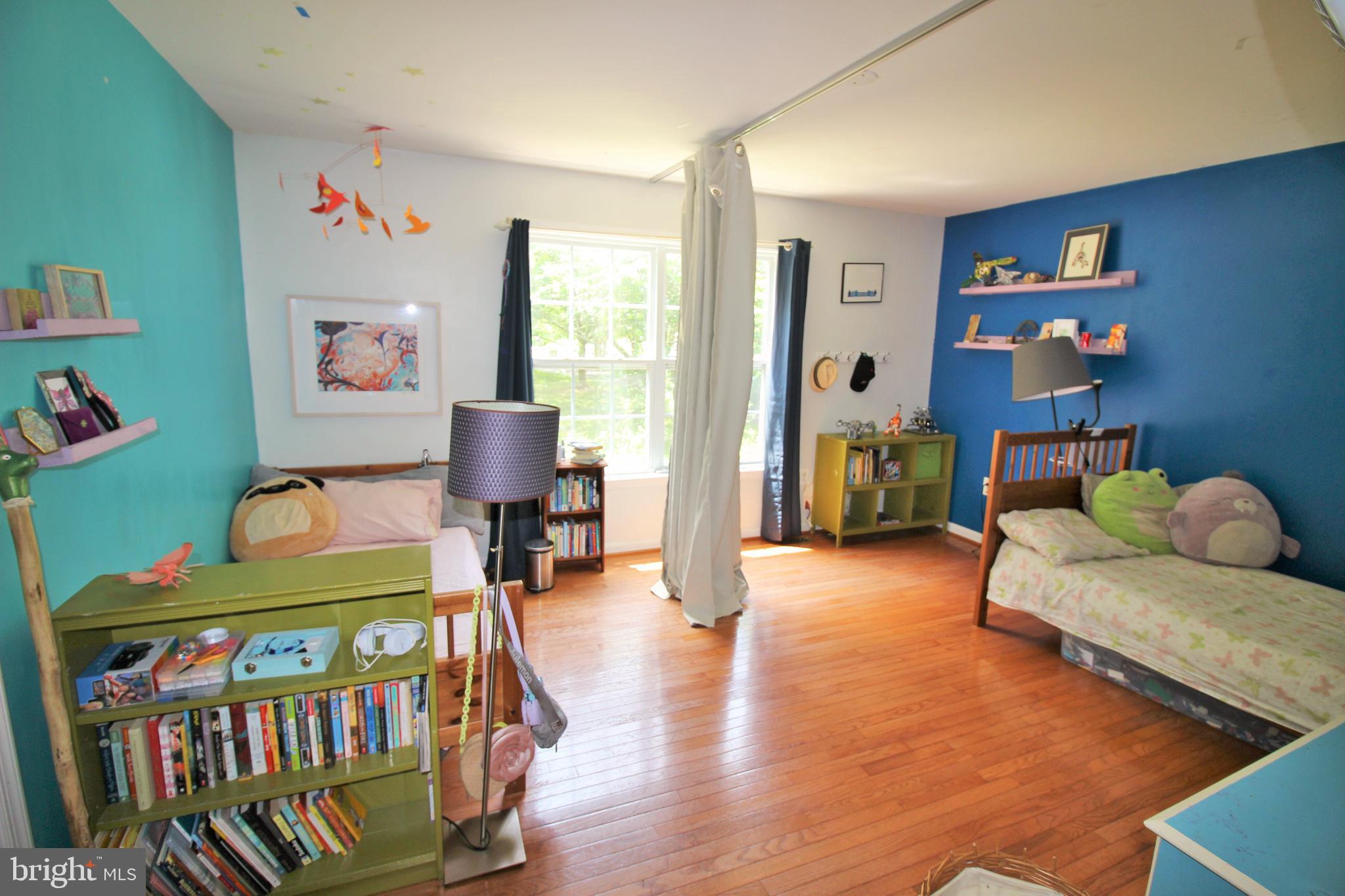 PILGRIM MANOR - Residential