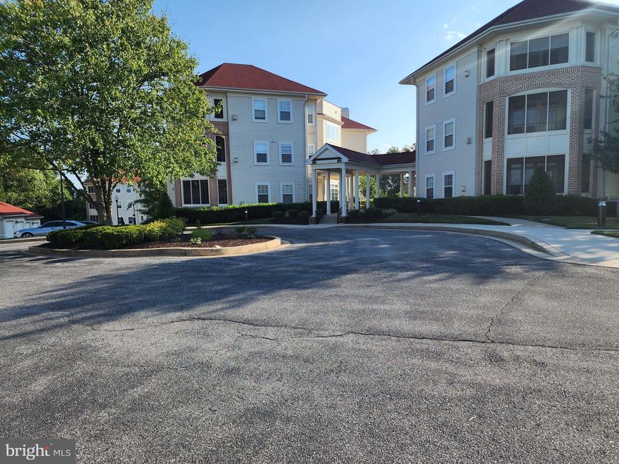 Very quiet and beautiful community. Great schools nearby. Shopping, golf, clubhouse, tennis court,  outdoor pool in the community.
Large size of 2 Beds with 2 Full baths One-level living on the 2nd floor is  convenience with Elevator.  Private laundry room has a full size washer and dryer with storage. Separate Dining Room with tray ceiling and crown molding. You will love living in here in Waverly Woods
AVAILABLE 11-15-24  No Age Restriction! Includes water bill in rent. Plenty of  Parking Space.  a Storage Locker.  an adjacent Breakfast Room. A separate Dining Room,.