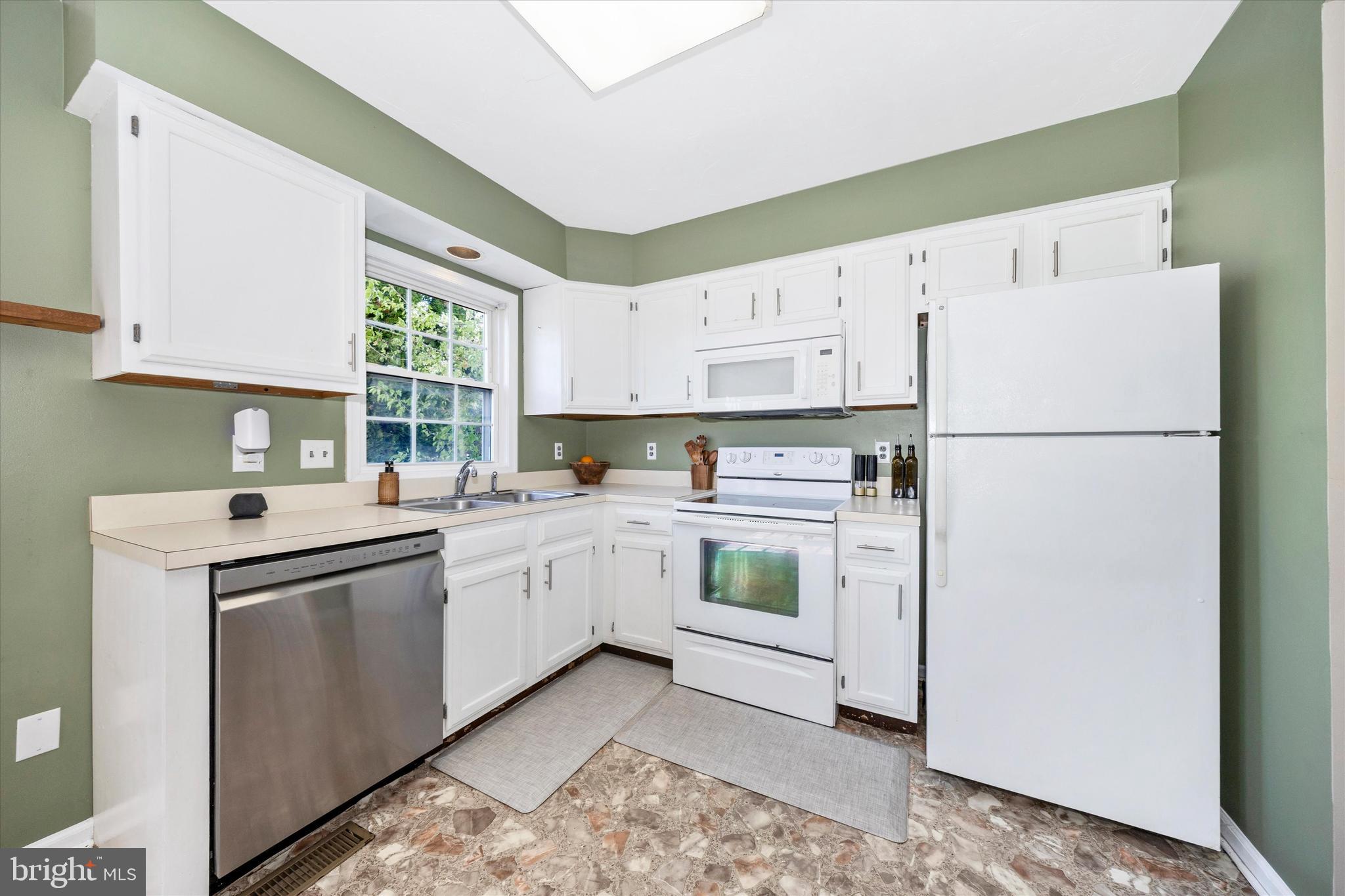 WHITE CHURCH MEADOWS - Residential