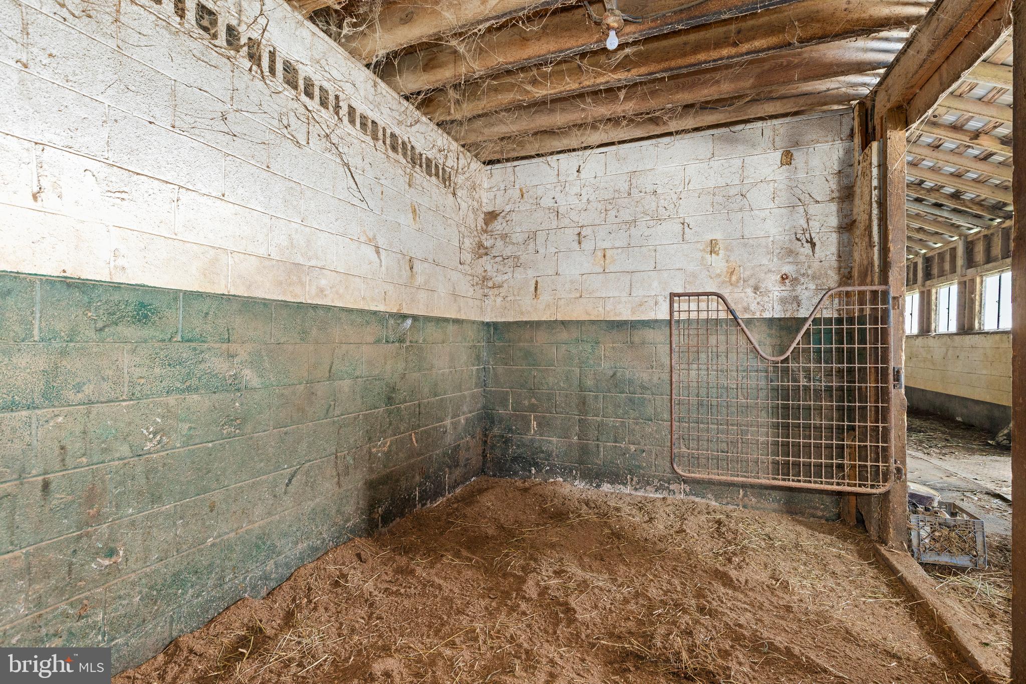 13427 HILLTOP FARM RD