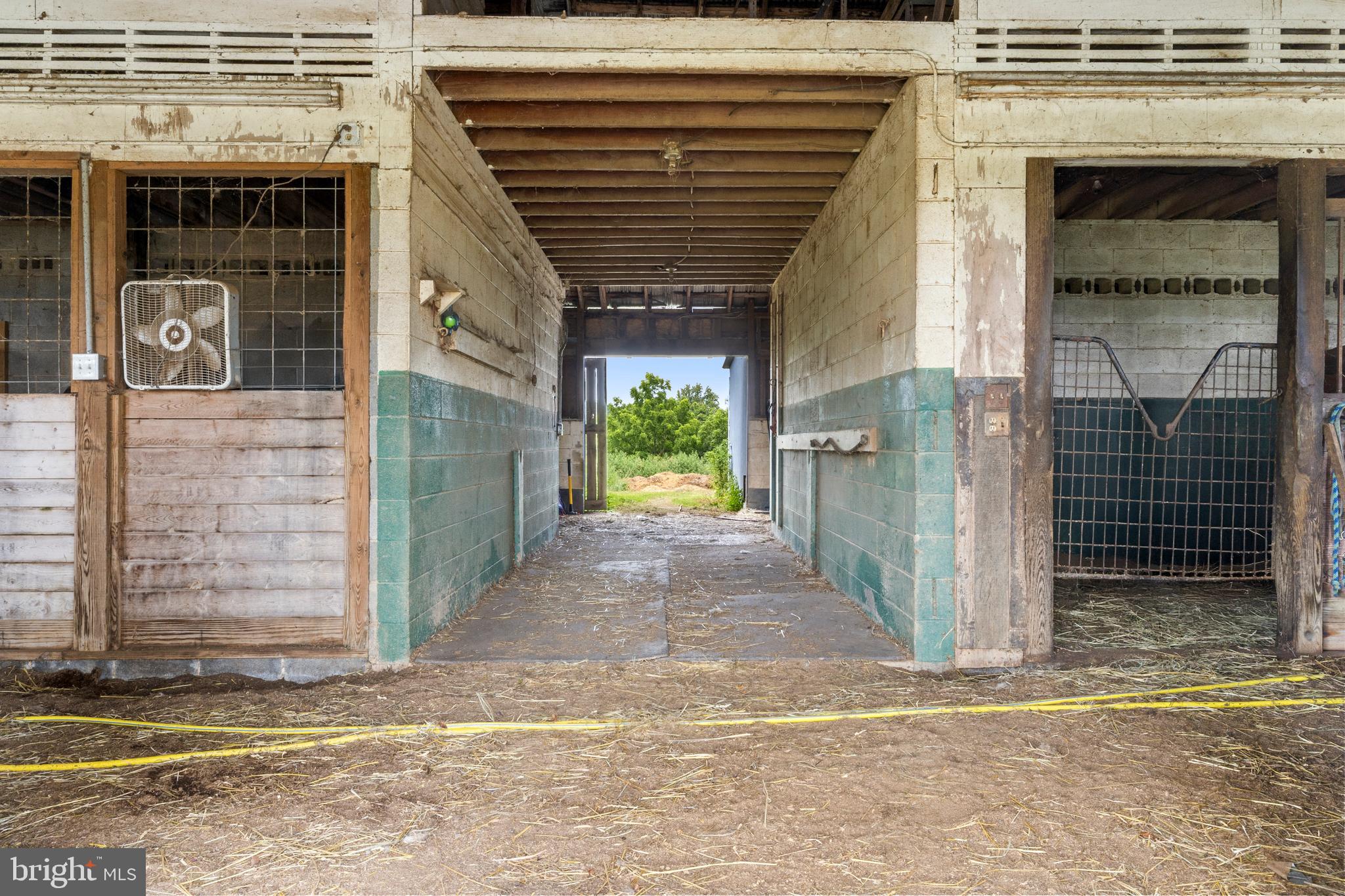 13427 HILLTOP FARM RD