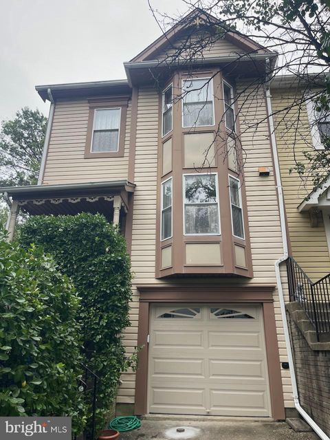 2890 SCHOOLHOUSE CIRCLE SILVER SPRING MD 20902