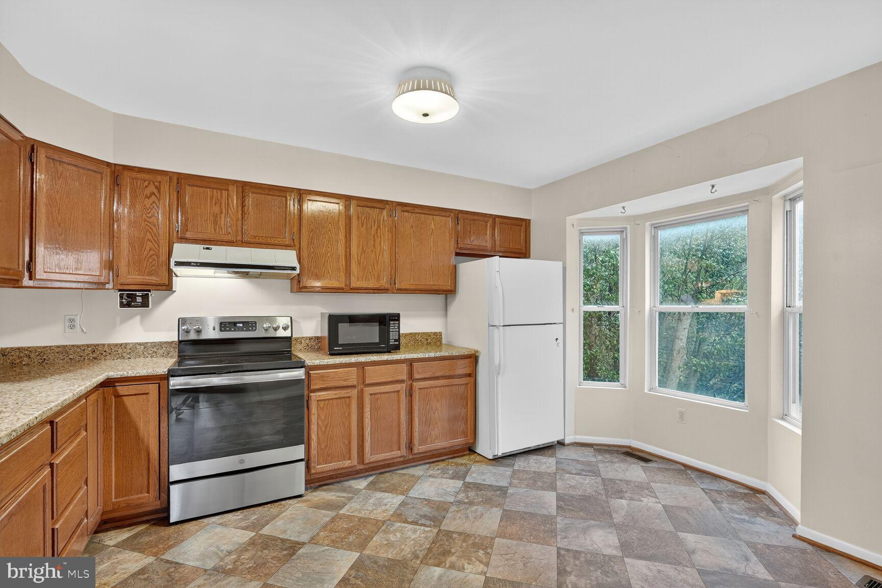 2890 SCHOOLHOUSE CIRCLE