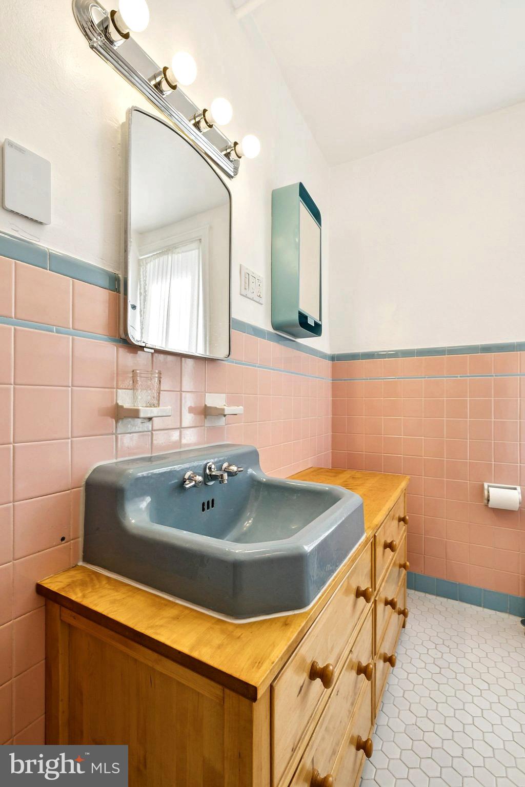 GERMANTOWN (EAST) - Residential