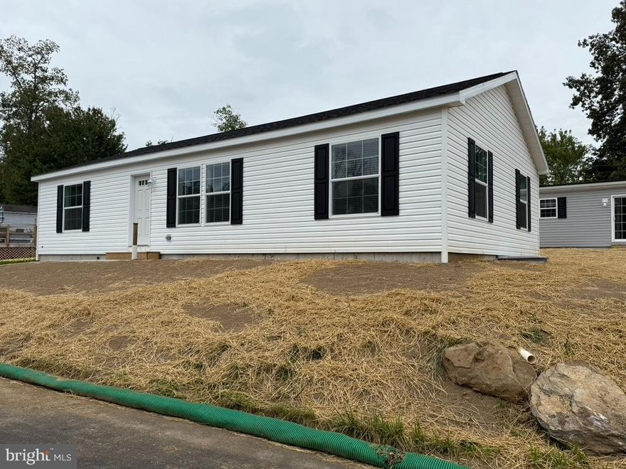 Wonderfull three bedroom two bath home recently completed in our Sellersville community. Installed on a permanent foundation system this home features a crawl space and concrete slab construction. Custom kitchen and all appliances included. New driveway , central air. The home comes complete. This location is amazing. Just off 309 and minutes  to Quakertown or Montgomeryville