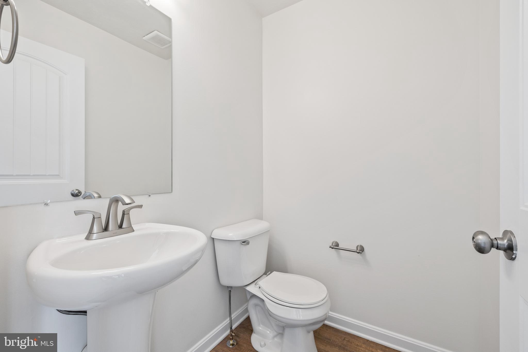 FRANKLIN SQUARE - Residential Lease