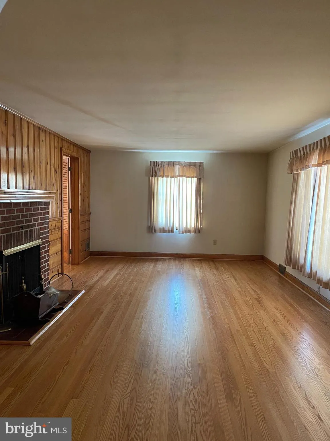 Glen Burnie, Maryland 21060, United States, 4 Bedrooms Bedrooms, ,2 BathroomsBathrooms,Residential,Contingent,8880