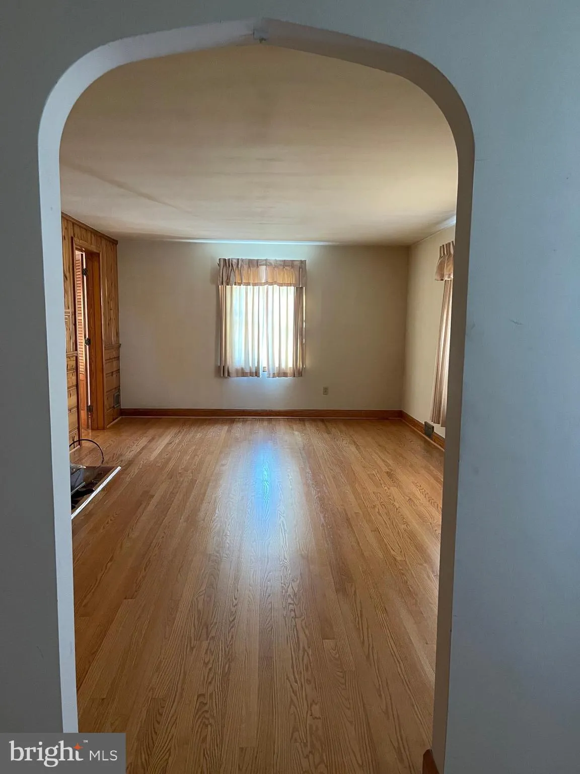 Glen Burnie, Maryland 21060, United States, 4 Bedrooms Bedrooms, ,2 BathroomsBathrooms,Residential,Contingent,8880